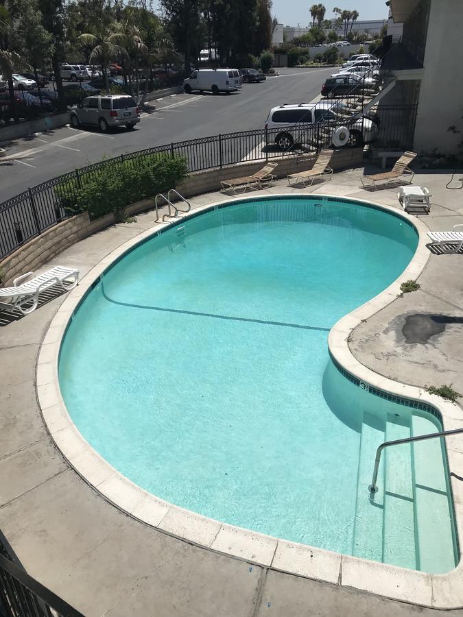Akua Motor Hotel Anaheim Esterno foto