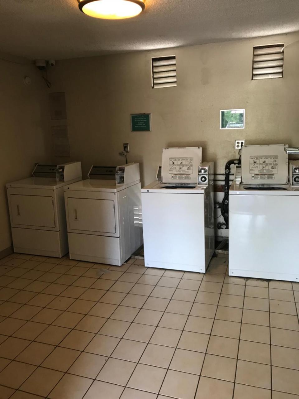 Akua Motor Hotel Anaheim Esterno foto
