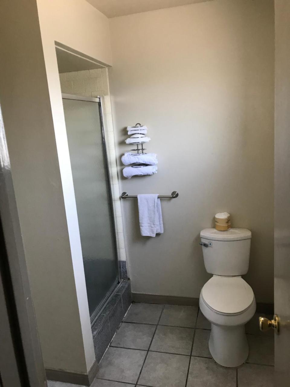 Akua Motor Hotel Anaheim Esterno foto